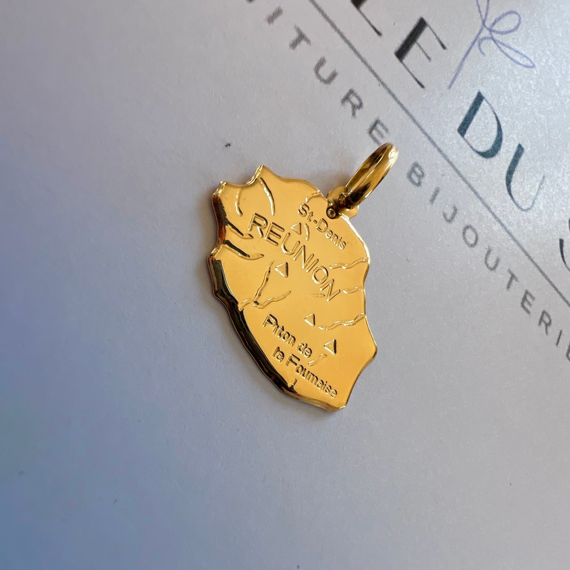 pendentif ile de la reunion or 18 carats 750
