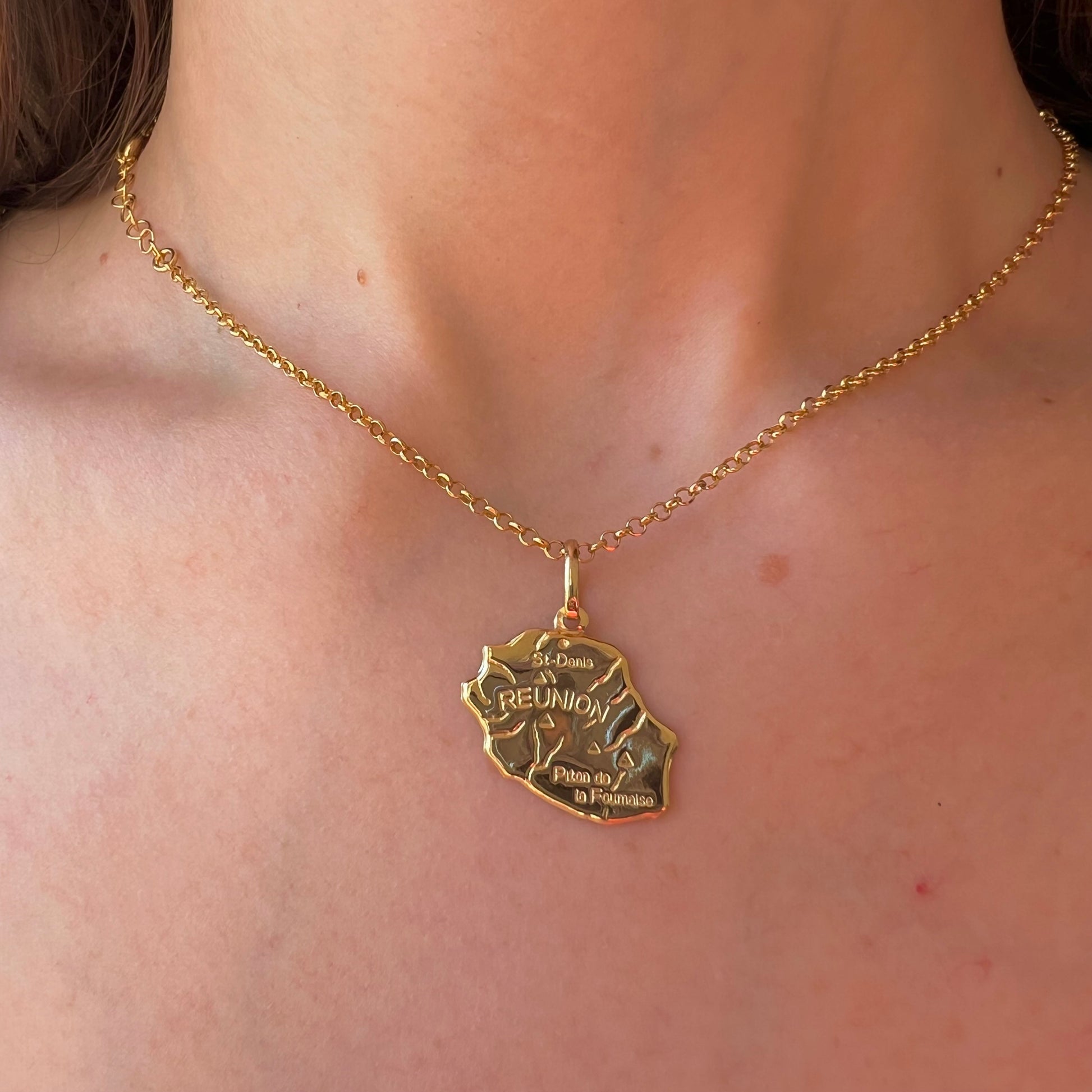 pendentif ile de la reunion or 18 carats 750