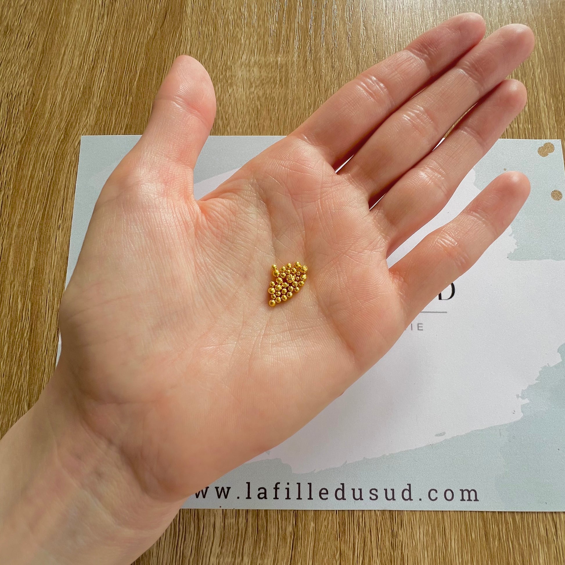 Grenaille d'or jaune 24k pour la création de bijoux par La Fille du Sud