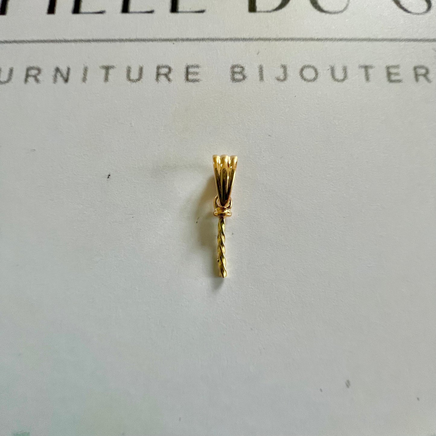 18-carat movable ribbed gold bail for pearls from 6 to 12 mm in diameter, 18k 750 yellow gold