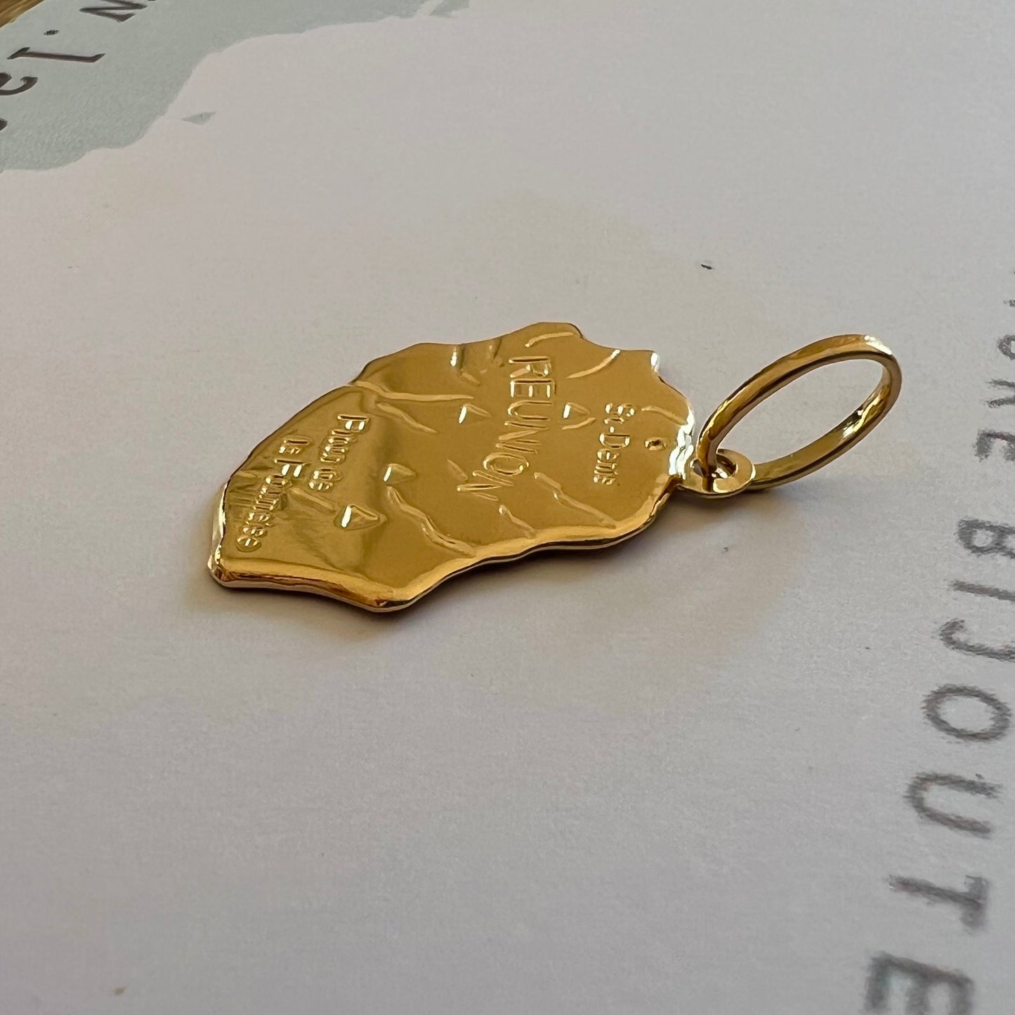 pendentif ile de la reunion or 18 carats 750