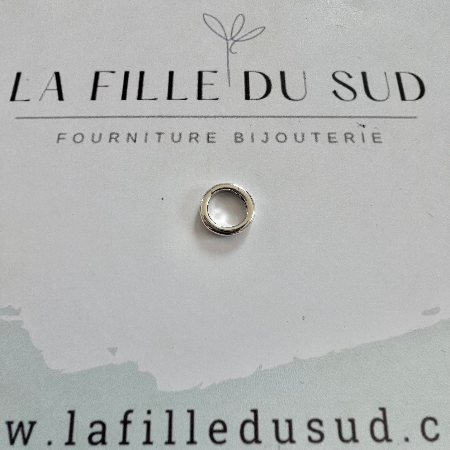 18k Rhodium-Plated White Gold Invisible Curved Hinge Clasp