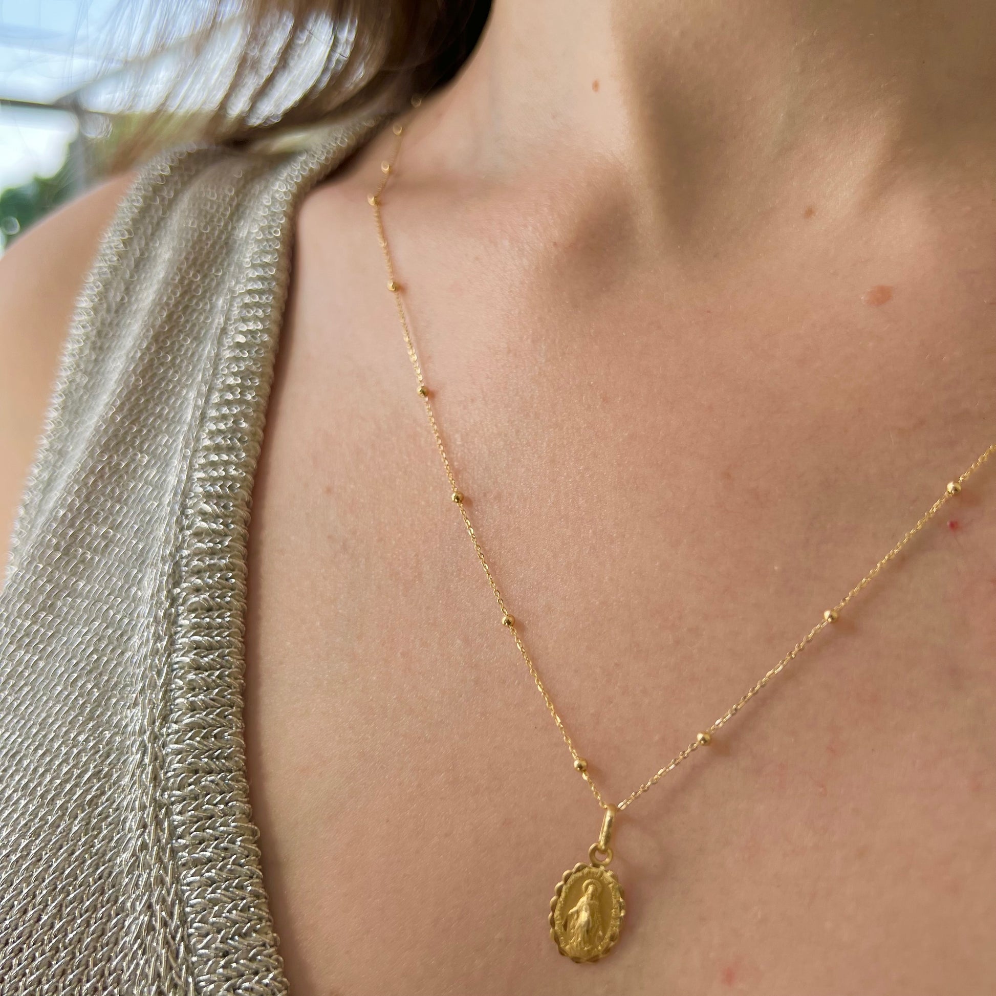 Chaîne boule en or jaune 18 carats