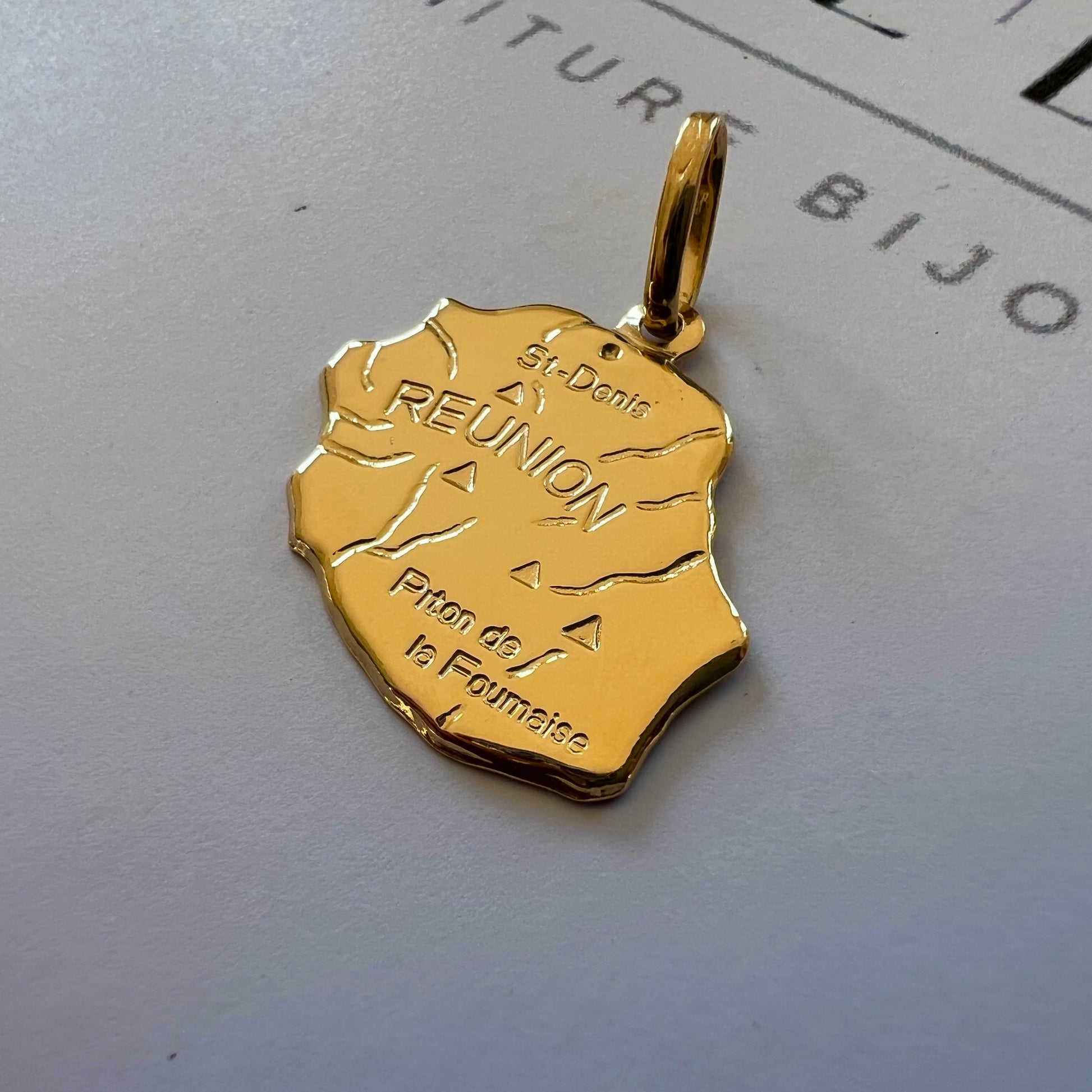 pendentif ile de la reunion or 18 carats 750