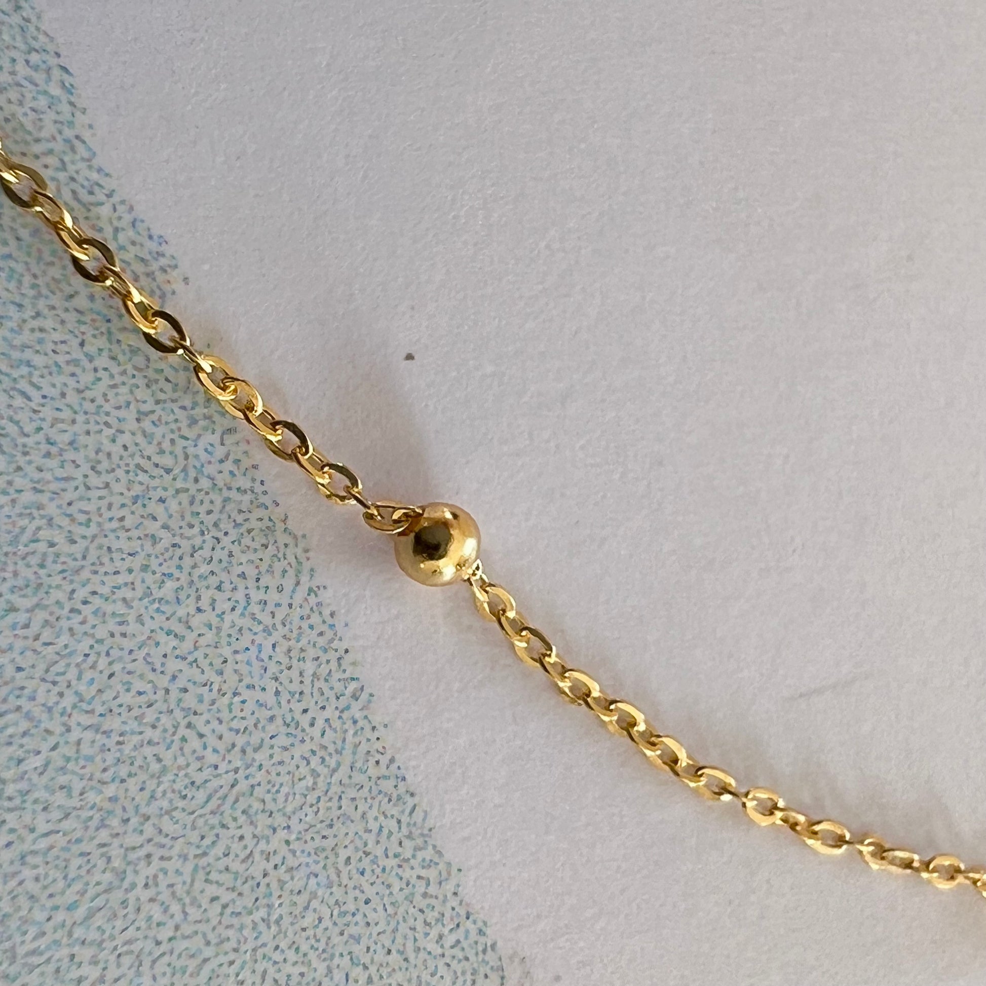 Chaîne boule en or jaune 18 carats