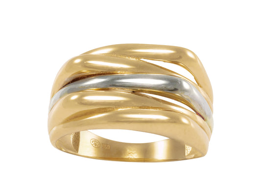 Grosse bague large carrée bombée de type jonc en or bicolore 18 carats avec 5 anneaux entrelacés sur fond blanc.