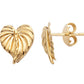 Paire de boucles d'oreilles puces en forme de feuille d'Anthurium en or jaune 18 carats, dimensions 11x10mm.