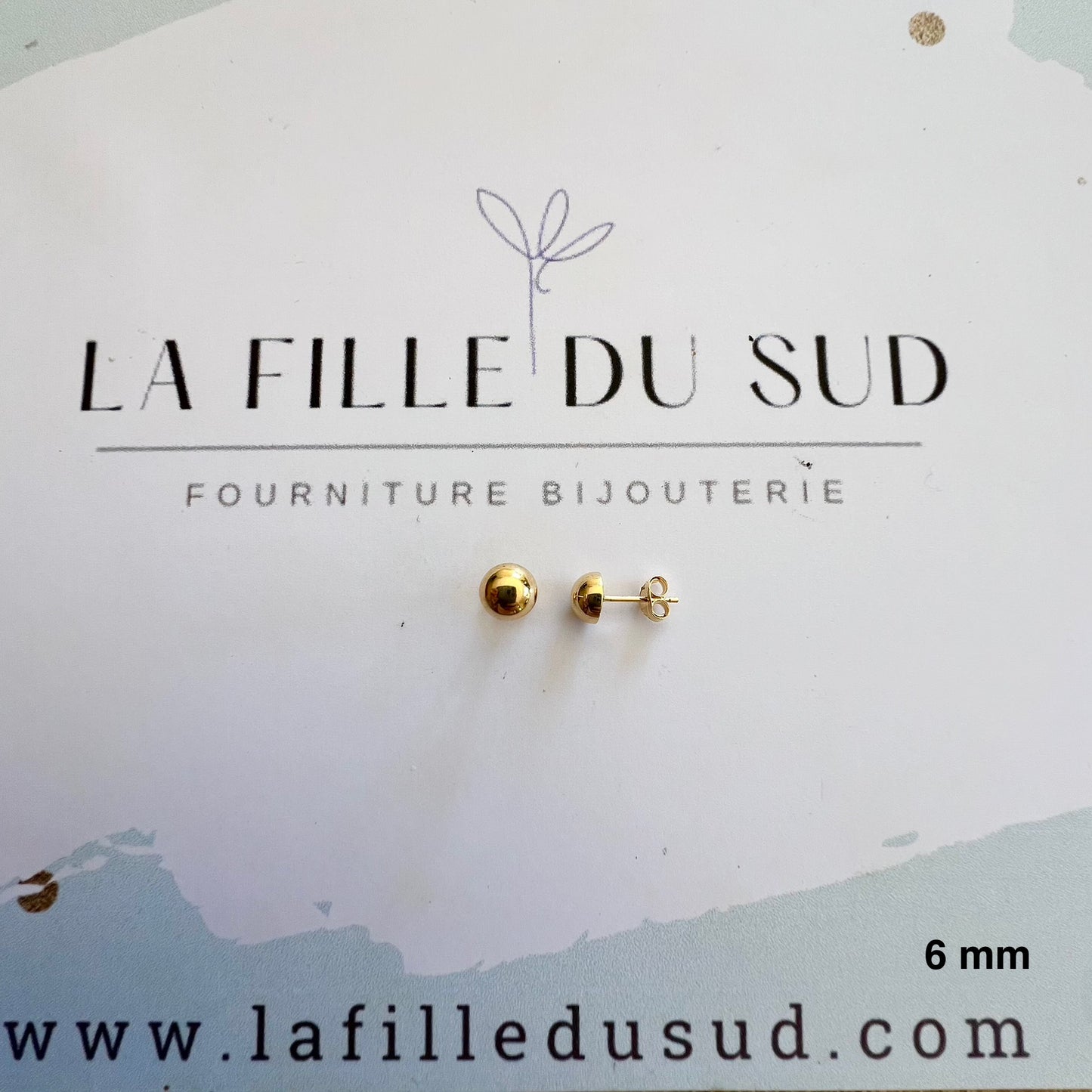 Puces d'oreilles demi-ronde en or jaune 18 carats