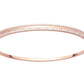 Bracelet jonc rigide en or rose 18 carats pour femme, face plate sertie de deux rangs d'oxydes de zirconium.