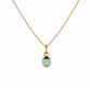 Pendentif coccinelle bleu turquoise en or 18k sur chaîne maille forçat pour petite fille.