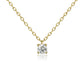 Gros plan sur le collier solitaire en or jaune 18 carats serti d'un diamant naturel de 0,15 carat, maille forçat ajustable.