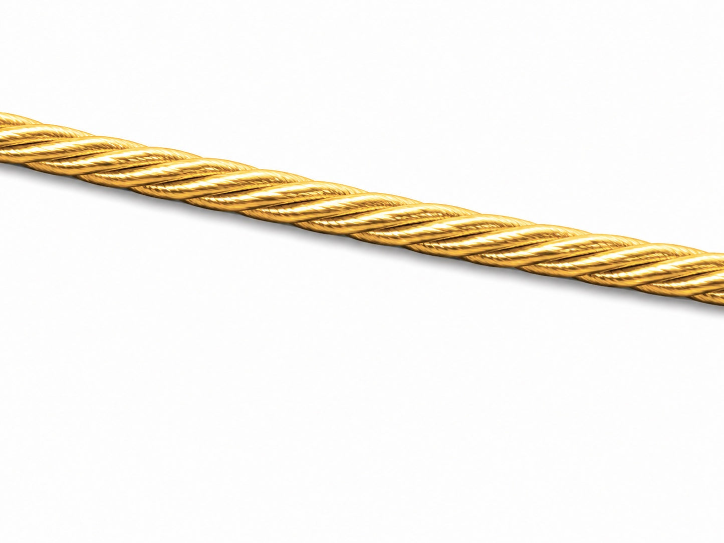 Gros plan sur la finition polie et la structure pleine d'un collier câble en or jaune 750 millièmes.
