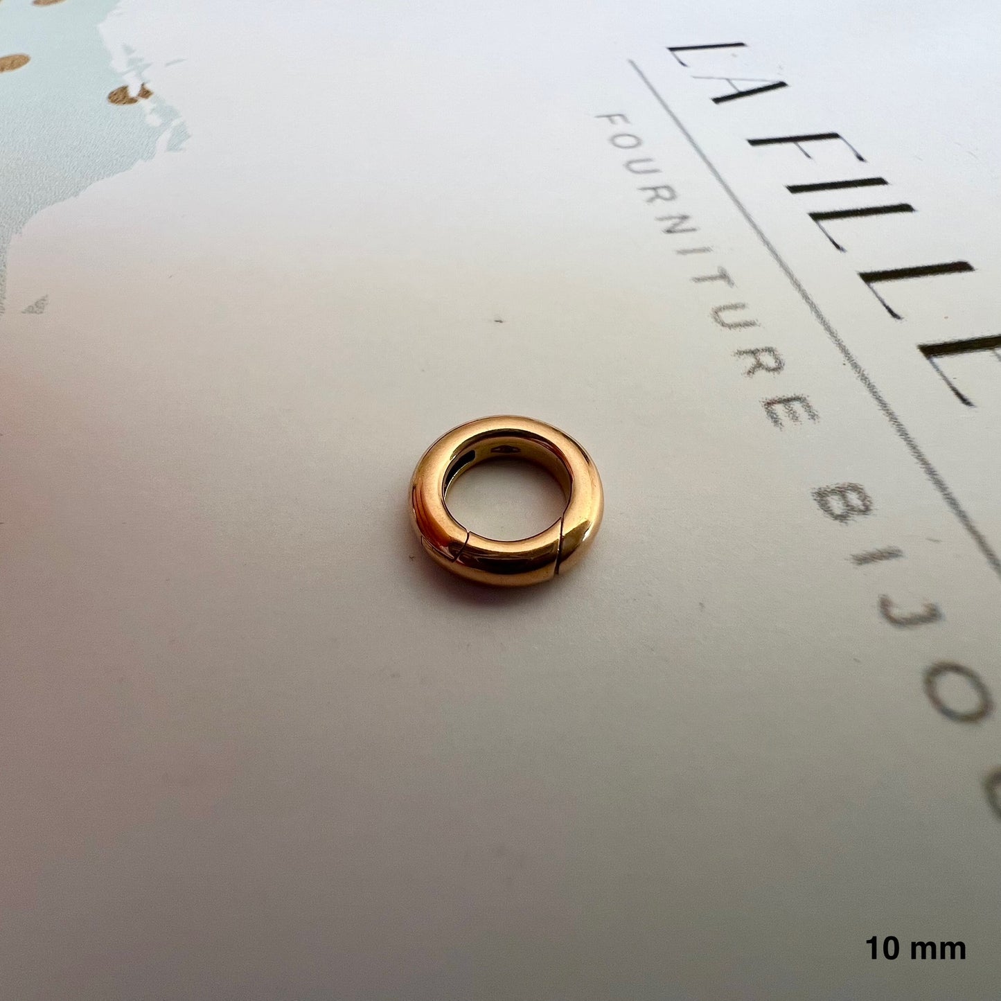 Fermoir style bouée en or rouge 18k 750 avec système de fermeture invisible et sécurisé