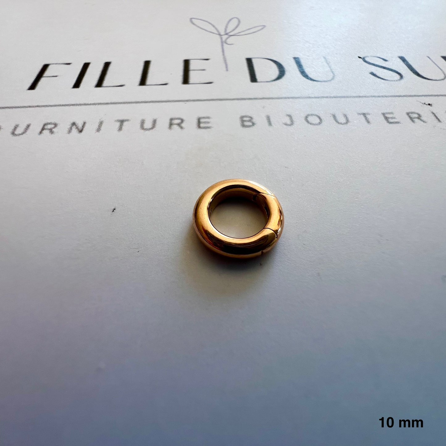 Apprêt en or rouge 18 carats, fermoir de sécurité avec charnière intégrée invisible