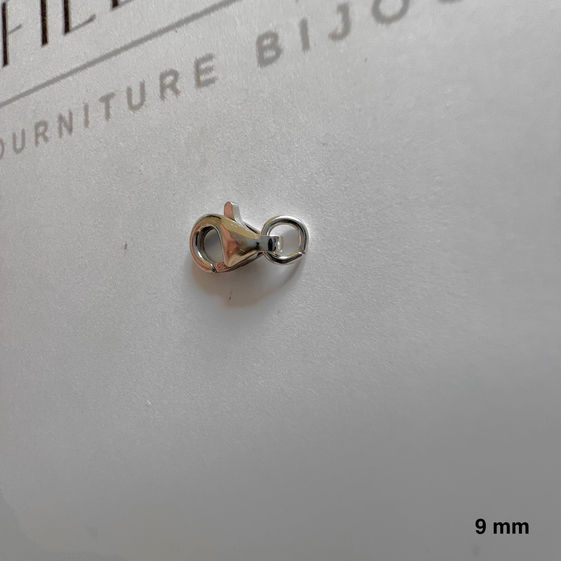 fermoir or blanc 18 carats