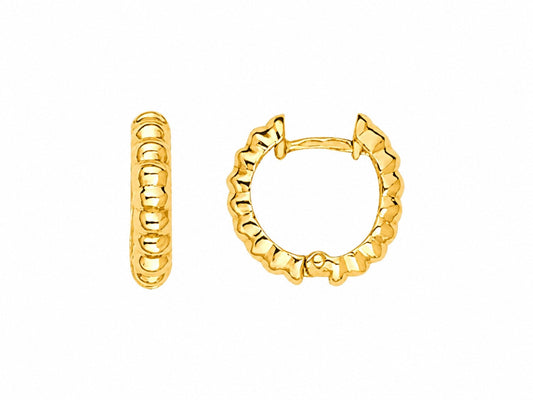 Mini créoles épaisses et striées en or jaune 18 carats massif de 12 mm de diamètre avec charnière.
