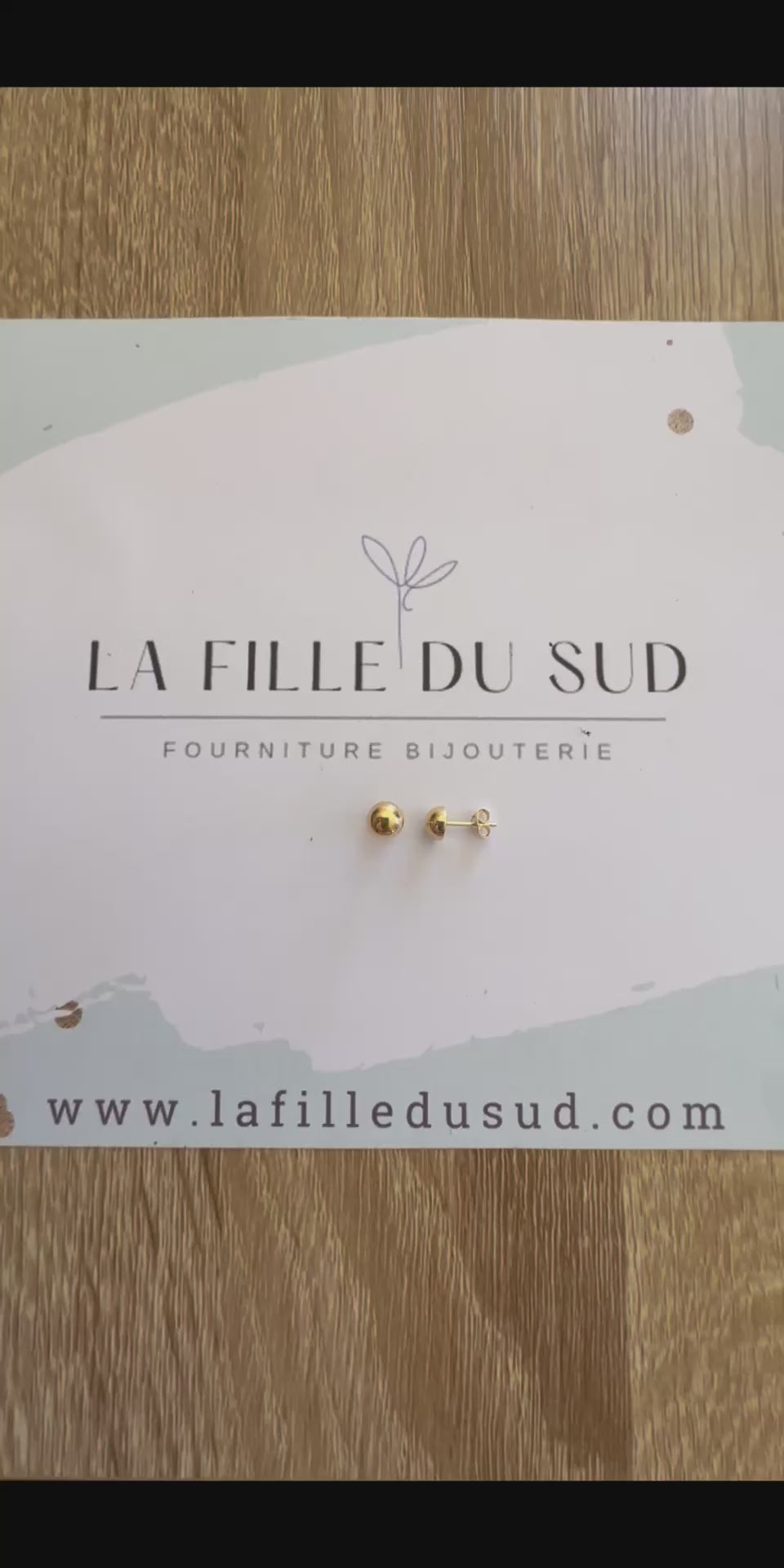 Puces d'oreilles demi-ronde en or jaune 18 carats 750
